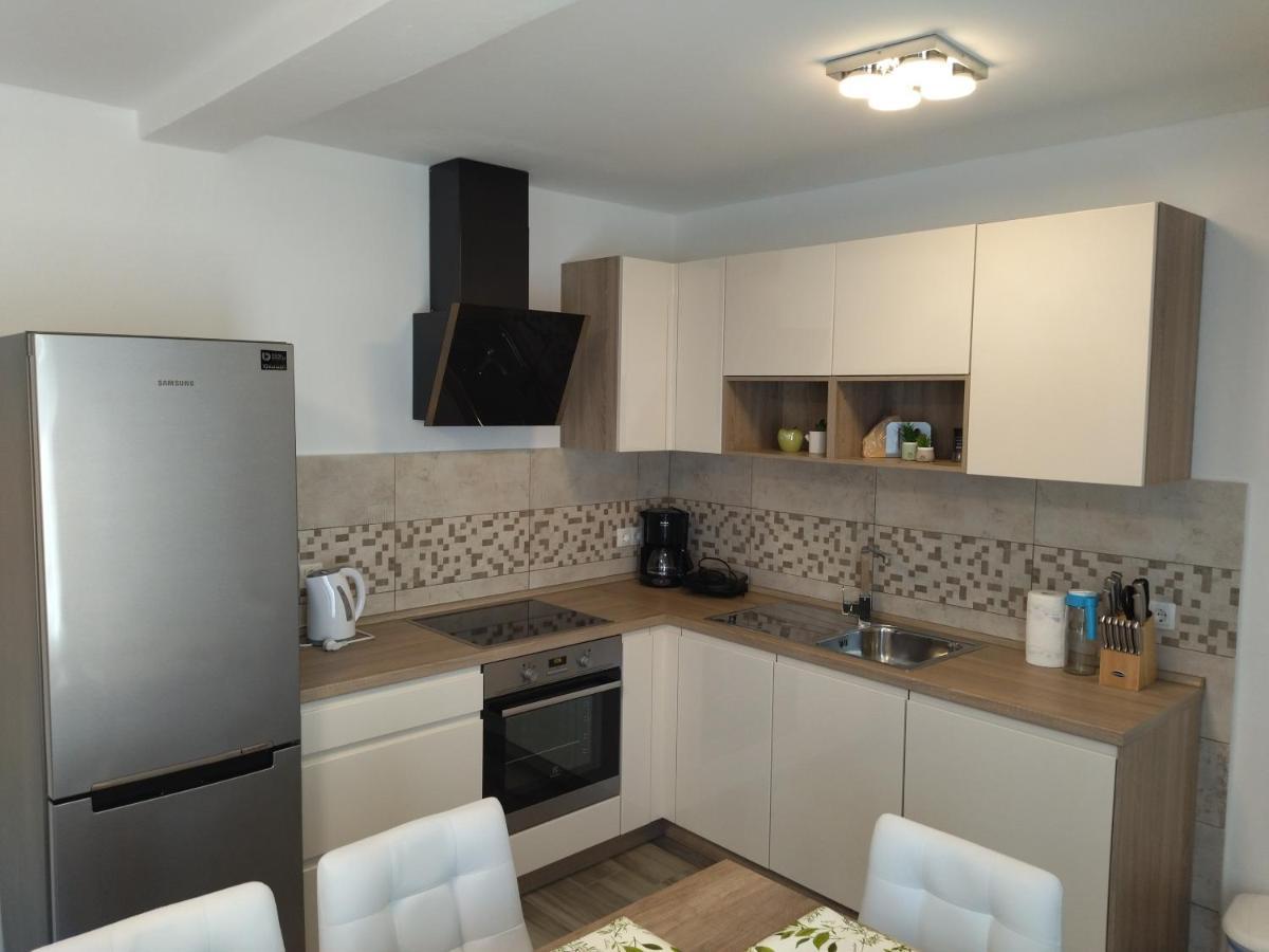 Holiday Apartments Cecilija Supetarska Draga Kültér fotó