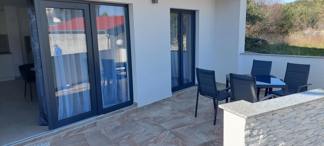 Holiday Apartments Cecilija Supetarska Draga Kültér fotó