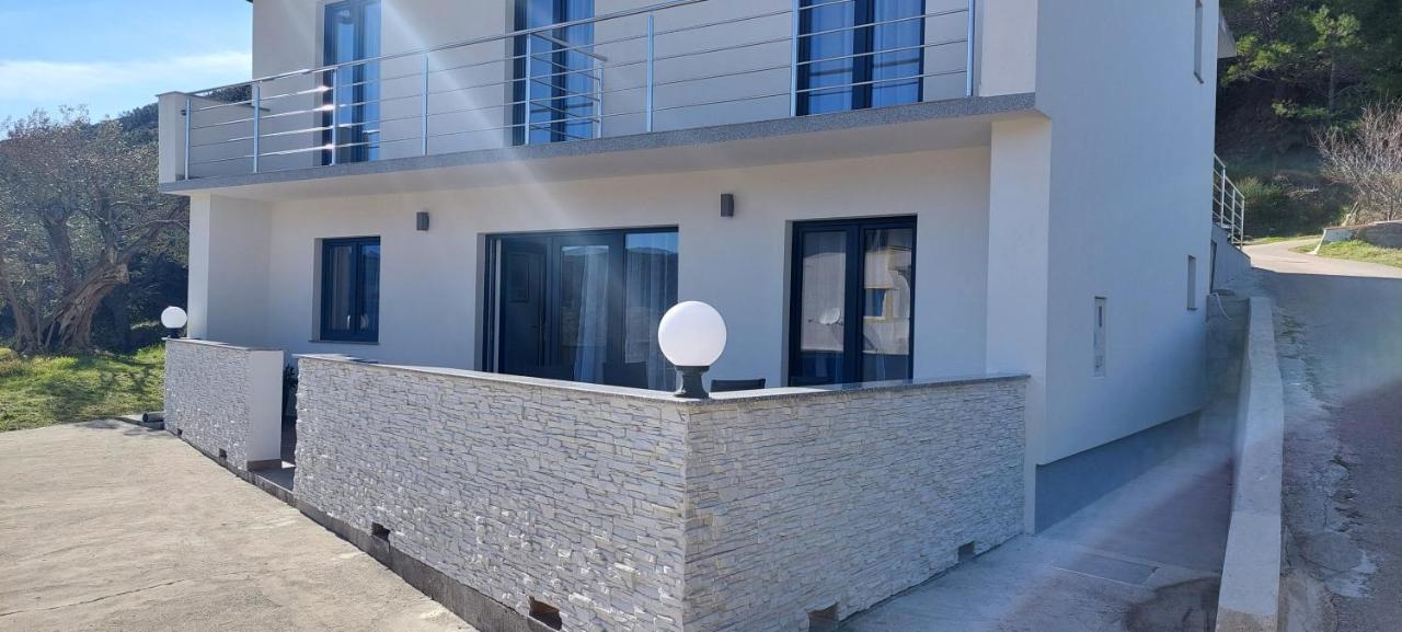 Holiday Apartments Cecilija Supetarska Draga Kültér fotó