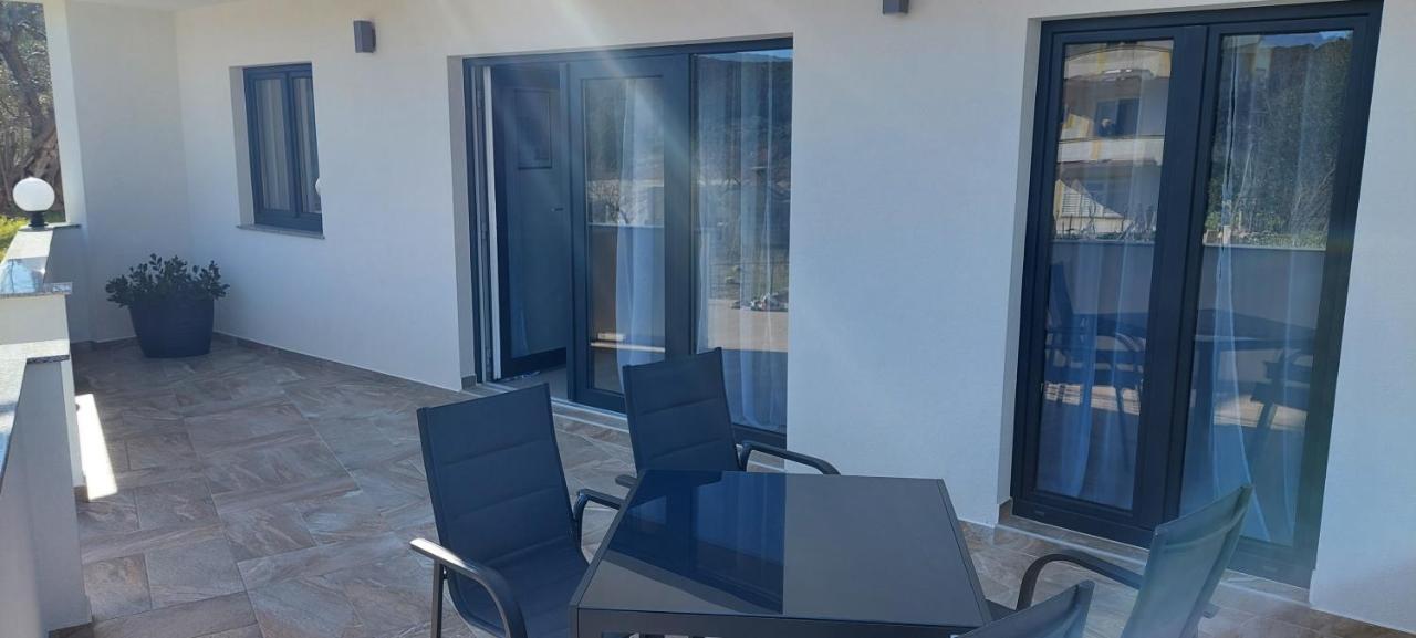 Holiday Apartments Cecilija Supetarska Draga Kültér fotó