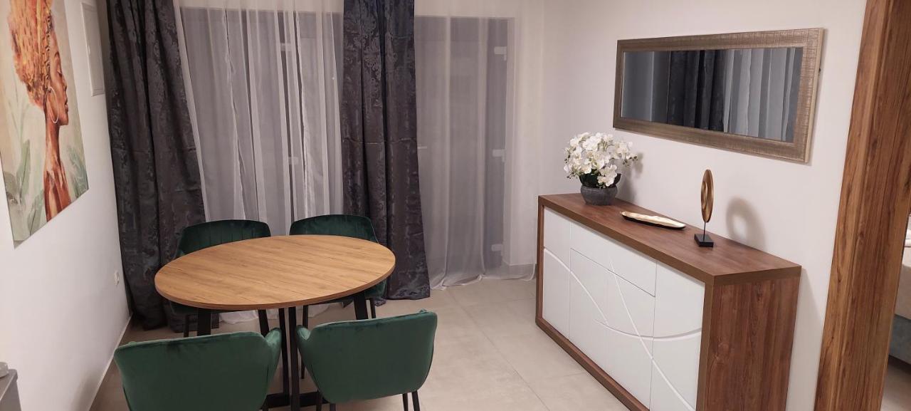 Holiday Apartments Cecilija Supetarska Draga Kültér fotó