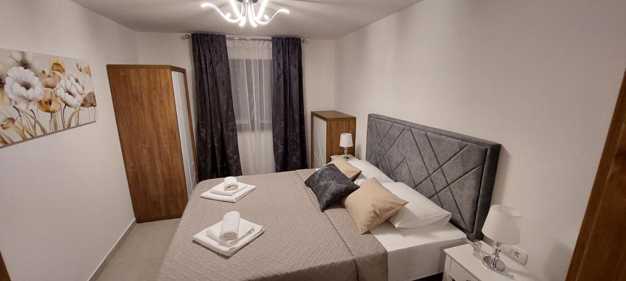 Holiday Apartments Cecilija Supetarska Draga Kültér fotó