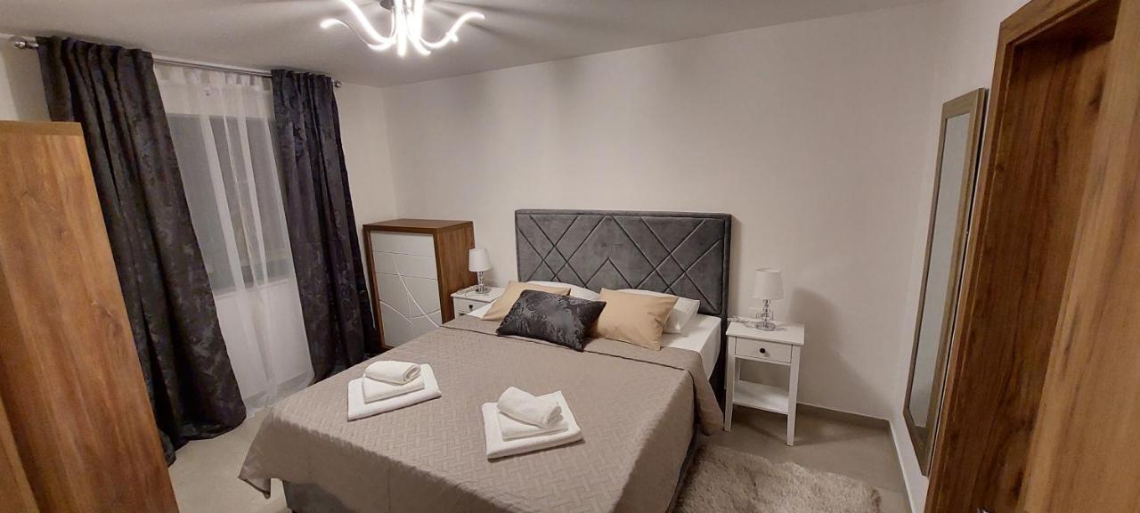 Holiday Apartments Cecilija Supetarska Draga Kültér fotó
