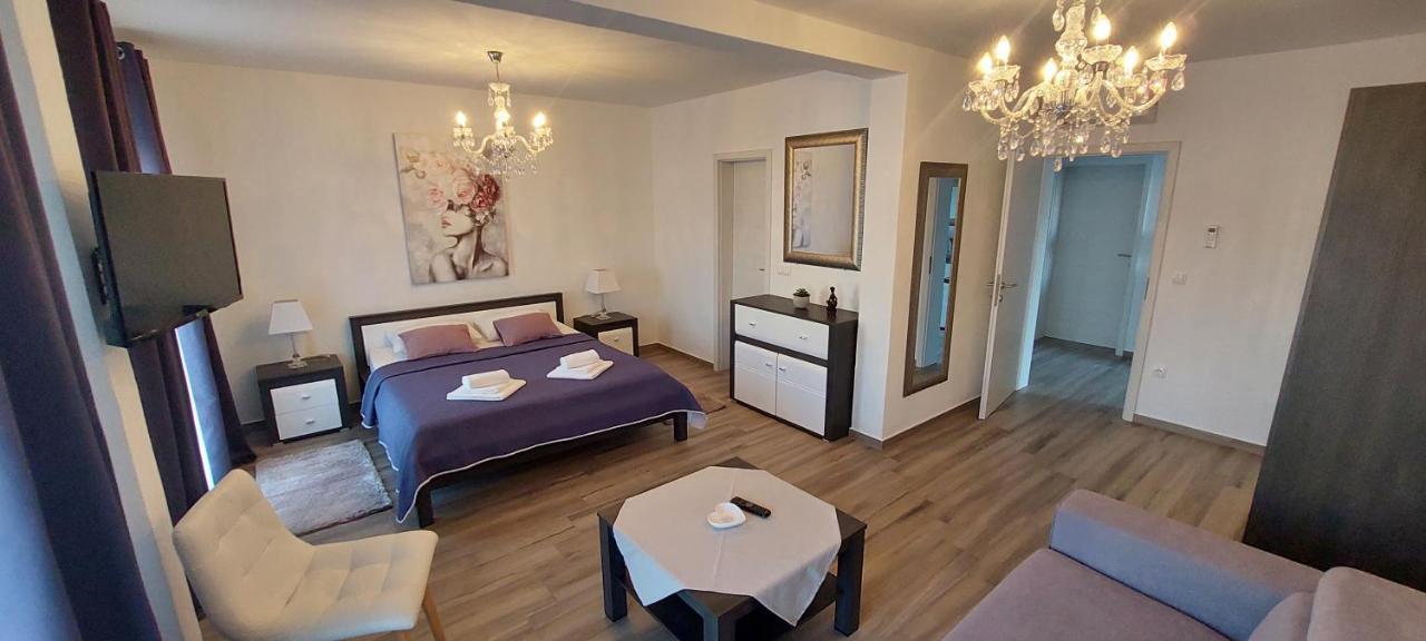 Holiday Apartments Cecilija Supetarska Draga Kültér fotó
