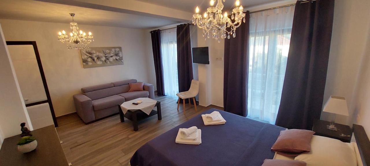 Holiday Apartments Cecilija Supetarska Draga Kültér fotó